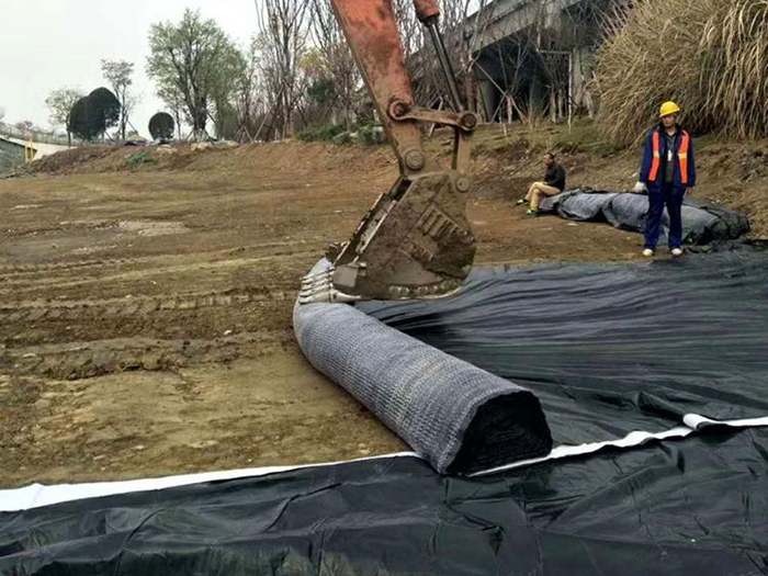 人工湖膨润土防水毯